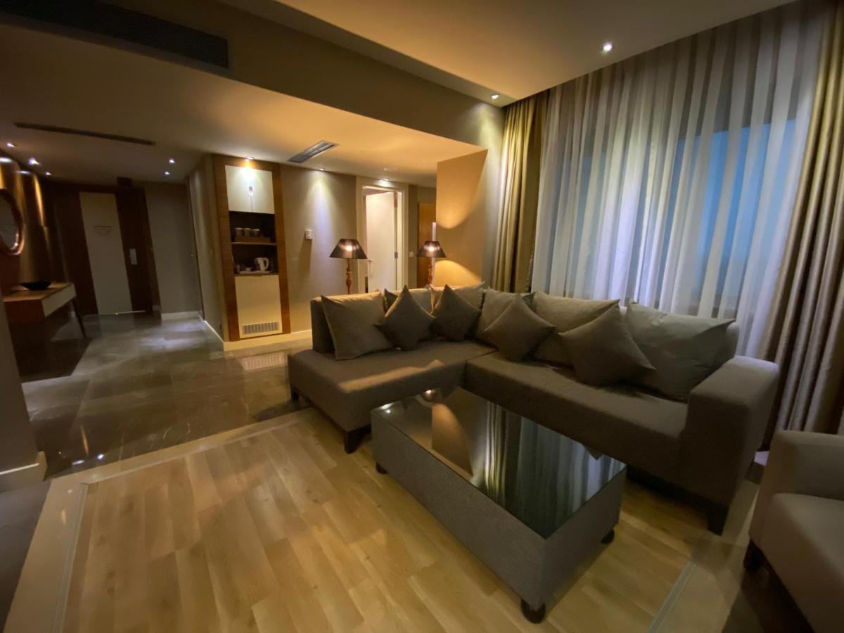 מלון Kolin & Convention Center 5*