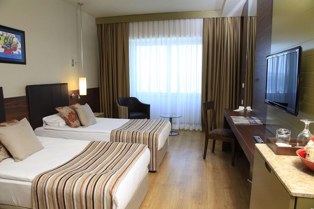 Kolin & Convention Center מלון 5*