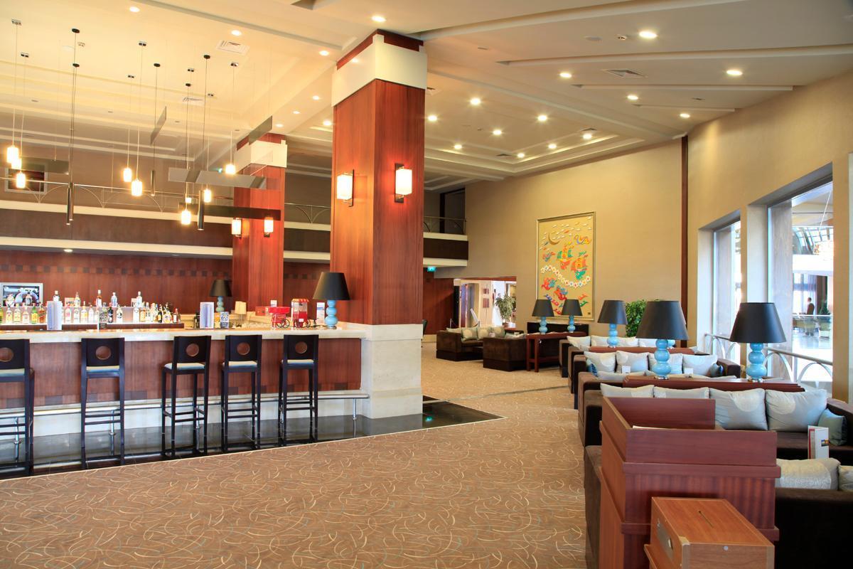 Kolin & Convention Center צ'נקלה