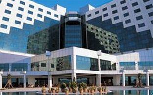 מלון Kolin & Convention Center