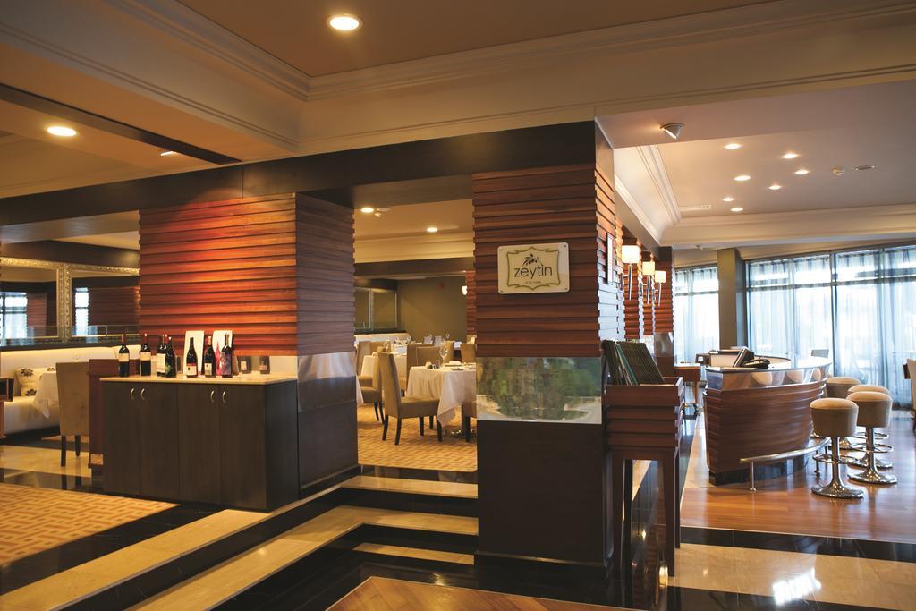 מלון Kolin & Convention Center 5*